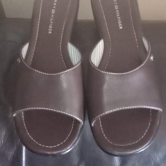 Tommy Hilfiger Slides- Womans size 7/8 - Picture 9 of 17